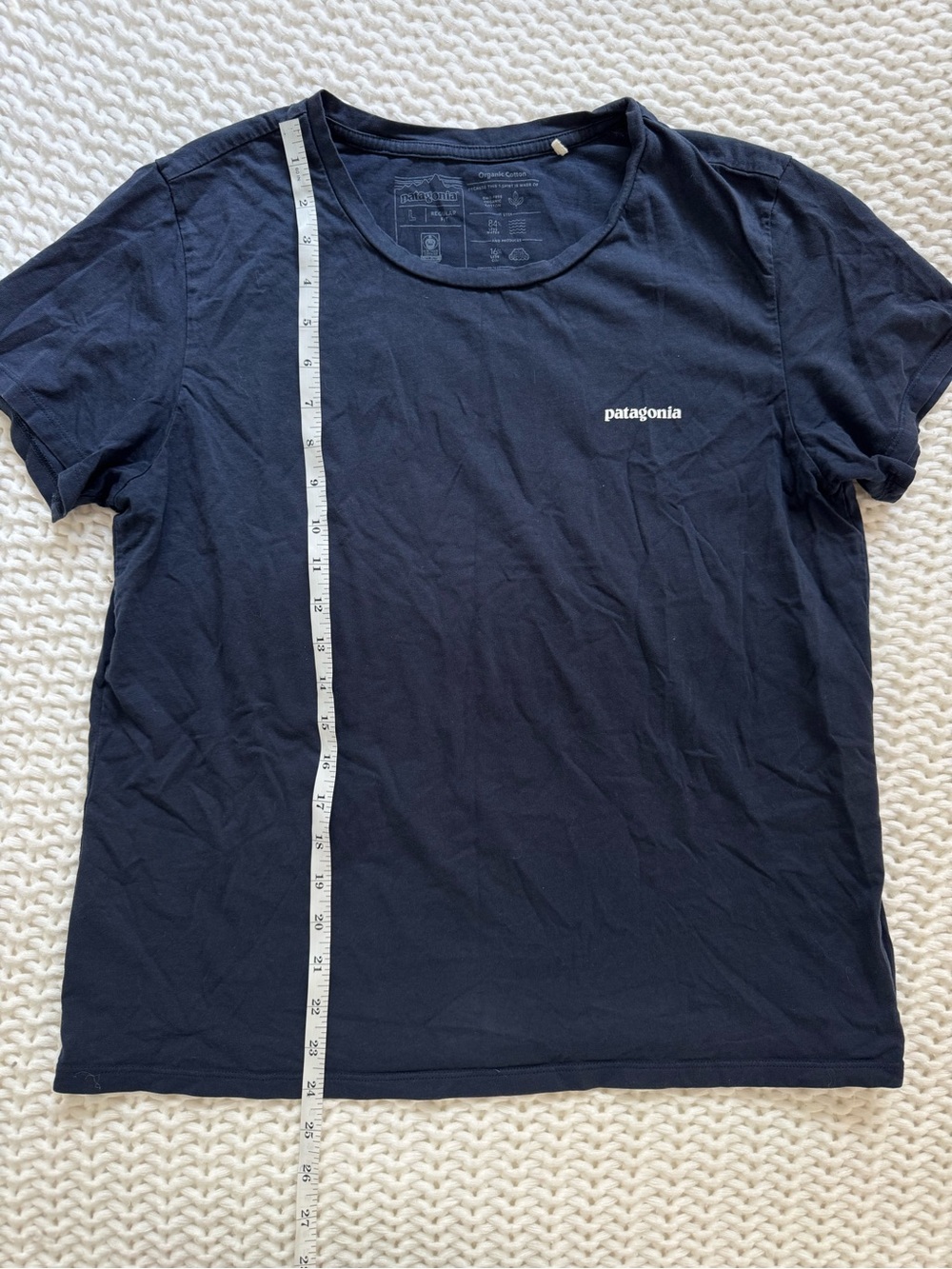 Patagonia Women’s Short Sleeve Tee in Navy with White Logo - Picture 4 of 5